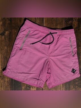 American Eagle All Day Lined Men’s Size Medium Pink Shorts